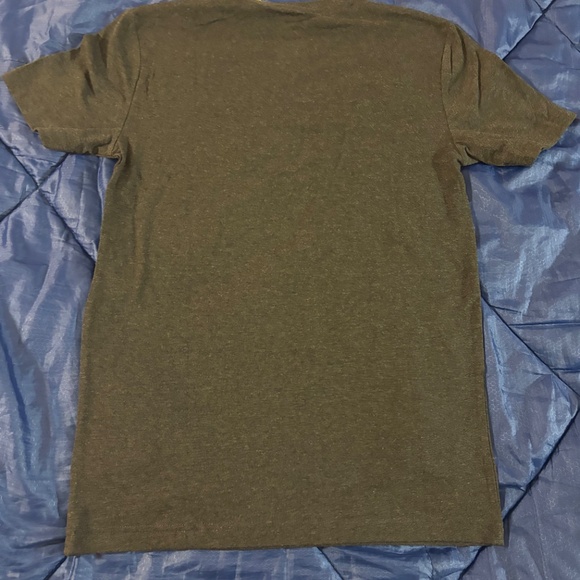 2 brand New T-shirts for 15$ - Picture 3 of 5